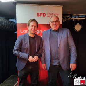 Lebendige Politik mit Kevin Kühnert und Ingo Schäfer vor Ort in Remscheid und Solingen
