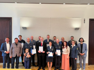 Verleihung der Einsatzmedaille des Landes NRW an Berliner THW-Mitglieder für ihren Einsatz bei der Flutkatastrophe 2021 in NRW